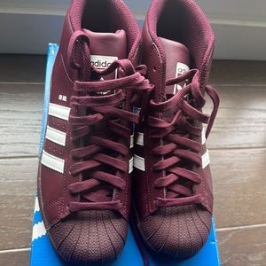 Pro Model J Adidas Grade school